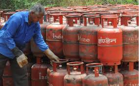 Indian Oil Fixes Interval Between Consecutive Cylinder Bookings Sirf News