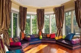 Runde Sitzecke Mit Polster Und Kissen Arabische Art Wohnzimmerdesign Wohnzimmer Design Zimmergestaltung