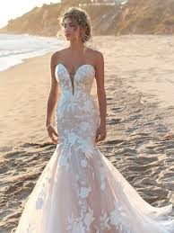 Search by silhouette, price, neckline and more. Flattering Mermaid Wedding Dresses For An Hourglass Figure