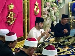 ^ tunku ibrahim diisytihar perlantikannya sebagai tunku mahkota johor. Tunku Mahkota Johor Che Puan Khaleeda Selamat Diijab Kabul
