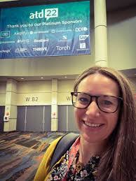 Amanda Varnum's Instagram, Twitter & Facebook