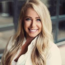 Dina Witt's Instagram, Twitter & Facebook