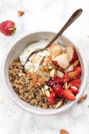 Strawberry Peach Quinoa Breakfast Bowls Simply Quinoa Recipe Breakfast Bowls Yogurt Breakfast Bowl Breakfast Bowl Vegan