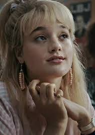 Lana Thomas's Instagram, Twitter & Facebook