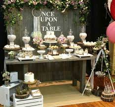 En las bodas las mesas de dulces son infaltables, aunque , más allá de las golosinas, lo que se usa por lo general es organizar en la mesa los diferentes postres que al final de la fiesta los invitados se. Mesas Dulces Para Bodas Tus Invitados No Las Podran Resistir