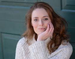 Jennifer Waite's Instagram, Twitter & Facebook