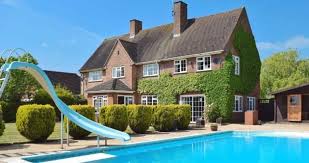 Enjoy style, comfort and convenience when you choose a villa or home stay in england. Holiday Cottages With Private Pools