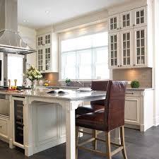 Cuisines Beauregard Cuisine Realisation 237 Distinguee Cuisine En Merisier Et Granit In 2020 Kitchen Decor Home Kitchen