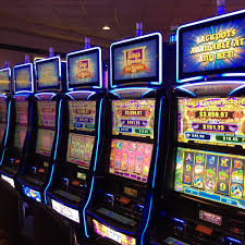 Come Explore Louisiana S Largest Casino Resort At Coushattacasinoresort With Over 900 Luxurious Rooms 70 Table Games And Casino Resort Louisiana Poker Room