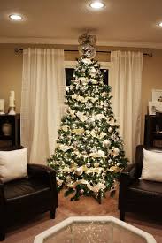 Bulk supplies for households, businesses, schools, restaurants, party planners and more. White Christmas Tree With Gold Ribbon Novocom Top