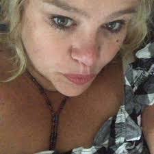 Karyn Sutton's Instagram, Twitter & Facebook