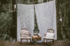 These interesting backdrops are carefully designed by melting flowers, for fun filled parties. 7 Tips For Creating A Seriously Fun Diy Photo Booth Junebug Weddings