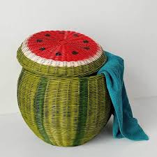 Tak hanya itu keranjang anyaman berbahan rotan dapat alas kaki rotan asal kalimantan ini dinobatkan sebagai salah satu sepatu etnik karena motif motif beraneka ragam hias kerajinan yang dapat kamu jadikan opsi untuk membuat karya unik. Aneka Dekorasi Berbahan Rotan Yang Bikin Rumahmu Makin Kekinian