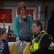 Emmerdale's Laurel phones the police on son Arthur after horror fire - The  Mirror