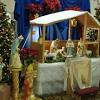 Daripada beli pohon natal atau bikin pohon natal dengan biaya yang mahal, lebih baik manfaatkan tripod yang kamu miliki untuk dijadikan kreasi 19. 1