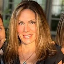 What are the mall store hours today?