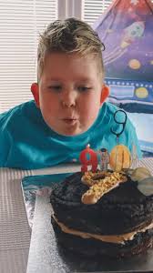 IMELINE PARANEMINE ⟩ Poisile prognoositi surnult sündimist, aga nüüd  tähistab ta oma üheksandat sünnipäeva