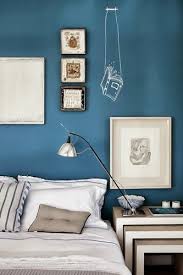 La configurazione dello spazio, che deve avere aria e luce a sufficienza, e poi fare in modo che qualche parete sia anch'essa nera per completare il look. Idee Per Le Pareti Della Camera Da Letto Pareti Camera Da Letto Blu Idee Camera Da Letto Blu Arredamento Camera Da Letto Blu