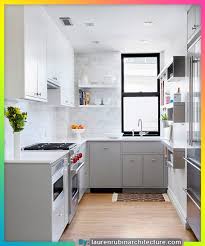 مطبخ أنيق مع دولاب عصري Kitchen Remodel Small Small Kitchen Layouts Grey Kitchen Designs