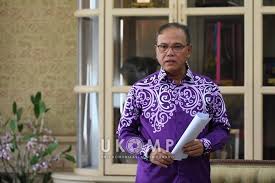 Incumbent adnan yaakob since 20 may 1999. Menteri Besar Pahang Zahir Ucapan Takziah Kepada Keluarga Kakitangan Pkd Pekan Pahang Media