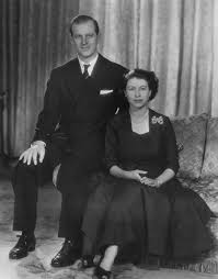 É com profunda tristeza que sua majestade a rainha anuncia a morte de seu amado marido, sua alteza real, o príncipe philip, duque de edimburgo, informou o palácio em um comunicado. The Windsors Rainha Elizabeth Realeza Fotos