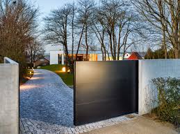 Schiebetor Modell Boston Individuelle Massanfertigung Aus 100 Aluminium Schiebetor Modell Boston Individuelle Massanferti In 2020 Schiebetor Tor Design Einfahrtstor