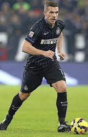 Lukas podolski hat zu seinem ersten sieg mit inter mailand eine torvorlage beigesteuert, auch sonst brachte sein spiel die mannschaft voran. In Italien Geht Es Schnell Idol Nach Nur Einem Spiel Fussball International Badische Zeitung