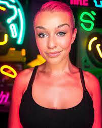 Heather Blystone's Instagram, Twitter & Facebook