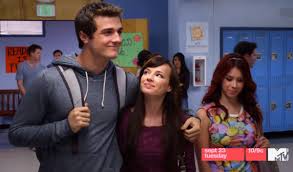 Awkward. 2×12 'The Other Shoe' Review: Just Be Happy Already!