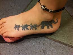 Another way to get footprint tattoo designs done, is to dip the baby's foot in some colored liquid and then stamp it on the skin. Baby Feet Tattoos For Mom 30 Impressive Mother Daughter Tattoos Creativefan