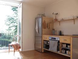 Repurposed Ikea Varde Kuche Erstellt Aus Verwendeten Komponenten Und Geraten Im Haus Des Illu Ikea Kuche Ikea Kuchenideen Kuche Neu Gestalten