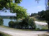 File:Lac de Montcuq (Lot, France).JPG - Wikimedia Commons