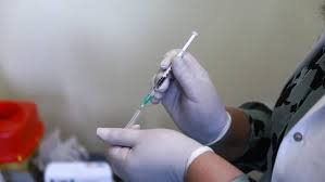 Το εμβόλιο συνήθως περιέχει έναν νεκρό ή αδρανοποιημένο νοσογόνο παράγοντα. Korwnoios Kampanaki Dhmopoyloy An Kapoios Den Paei Sto Ranteboy To Embolio Xanetai Cnn Gr