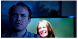 O RAPTO DA MENINA DOURADA REDES SOCIAIS, MANIPULAÇÃO DA OPINIÃO PÚBLICA E  ATRAÇÃO PELO GROTESCO NO EPISÓDIO THE NATIONAL ANTHEM, DO SERIADO BLACK  MIRROR