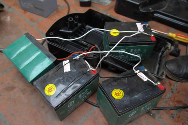 Pin xe máy điện
