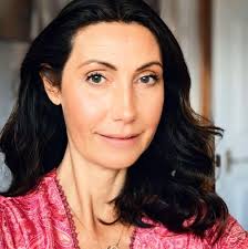 Hi I'm looking for a singer