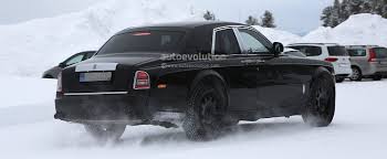 Vereinbaren sie ihre unverbindliche probefahrt und erleben sie den kia sportage hautnah. Rolls Royce Suv Spied In Sweden It S Shorter Than A Phantom Series Ii Autoevolution