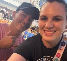 Luego de Aguadilla fui a despedirme de una Sra. Importante en mi juventud,  doña Elvia de Lares. Pasé por la heladería y terminé encontrándome a  Eliezer Molina, estilos diferentes pero causas comunes