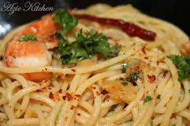 Pasta ini punya rasa yang khas dan cocok untuk anda yang ingin makan berat tapi tak ingin terlalu kenyang. Delicious Spaghetti Aglio E Olio Untuk Sarapan Di Nur Qaseh Azie Kitchen