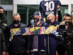 Ozil reached an agreement with arsenal to end his contract six months early and joined the. Mesut Ozil Wechselt Zu Fenerbahce Beerdigt Er Damit Seine Karriere
