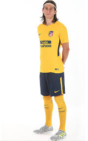 This deal allows all 20 premier league stadiums to be included in the game. Official Atletico Unveil New Kits For 2017 18 Into The Calderon