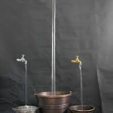 Wasserhahn messing poliert, verchromt oder brüniert erhältlich. Der Schwebende Wasserhahn Brunnen Ist Ein Tolles Illusoionsobjekt Von Zeitloser Schonheit Schwebender Wasserhahn Michael Krauss Wasserspiele