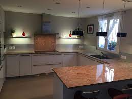 Le plan de travail en granit est particulièrement adapté à l'univers de la cuisine, il est résistant aux rayures, à la chaleur et aux tâches.un plan de travail en granit apporte un réel cachet à votre cuisine ou à votre salle de bain. Plan De Travail En Granit Poli Brillant Coloris Brown Chocolate Plan De Travail Granit Plan De Travail Cuisine Granit