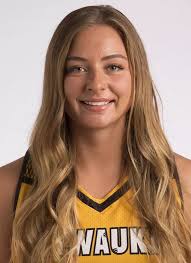 Bailey Farley's Instagram, Twitter & Facebook