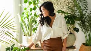 Take a little of the stress out of getting your gift right and try sending your mom one (or more) of these types of fantastic flowers. 6 Houseplants To Gift For Mother S Day 2021 Expert Recommendations Allure