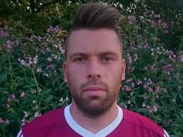 Daniel Nefzger schießt FCA Unterbruck mit Doppelpack gegen SC Massenhausen  zum Sieg