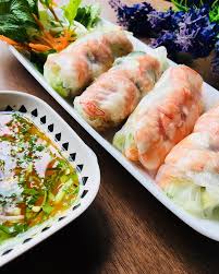 My take on the delicious fried vietnamese spring rolls or also known as chả giò. Cik Wan Kitchen Vietnamese Spring Rolls