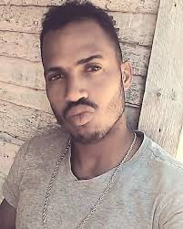 Matan joven en El Rosario, Azua en medio del toque de queda. Escrito por  Rafael Suero. AZUA, RD.- un joven murió de un disparo en la cabeza luego de  que fuera llevado