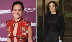 She has appeared in several brazilian films, most notably as angélica in the highly acclaimed city of god (2002). Queenofthesouth Alice Braga Age How Old Is Queen Of The South Star Alice Braga Alice Braga