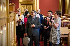 O da tarafından kaleme kitap üzerinde ana bakanlığın yasağı kaldırarak. Malaysian Parliament Members Visits Norway Scandasia